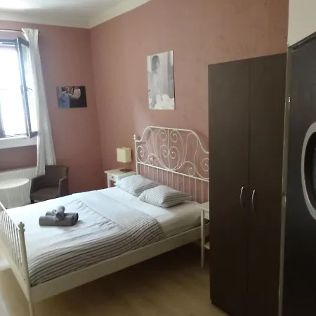 Good Juju Private & Basic Stary Rynek * Πόζναν